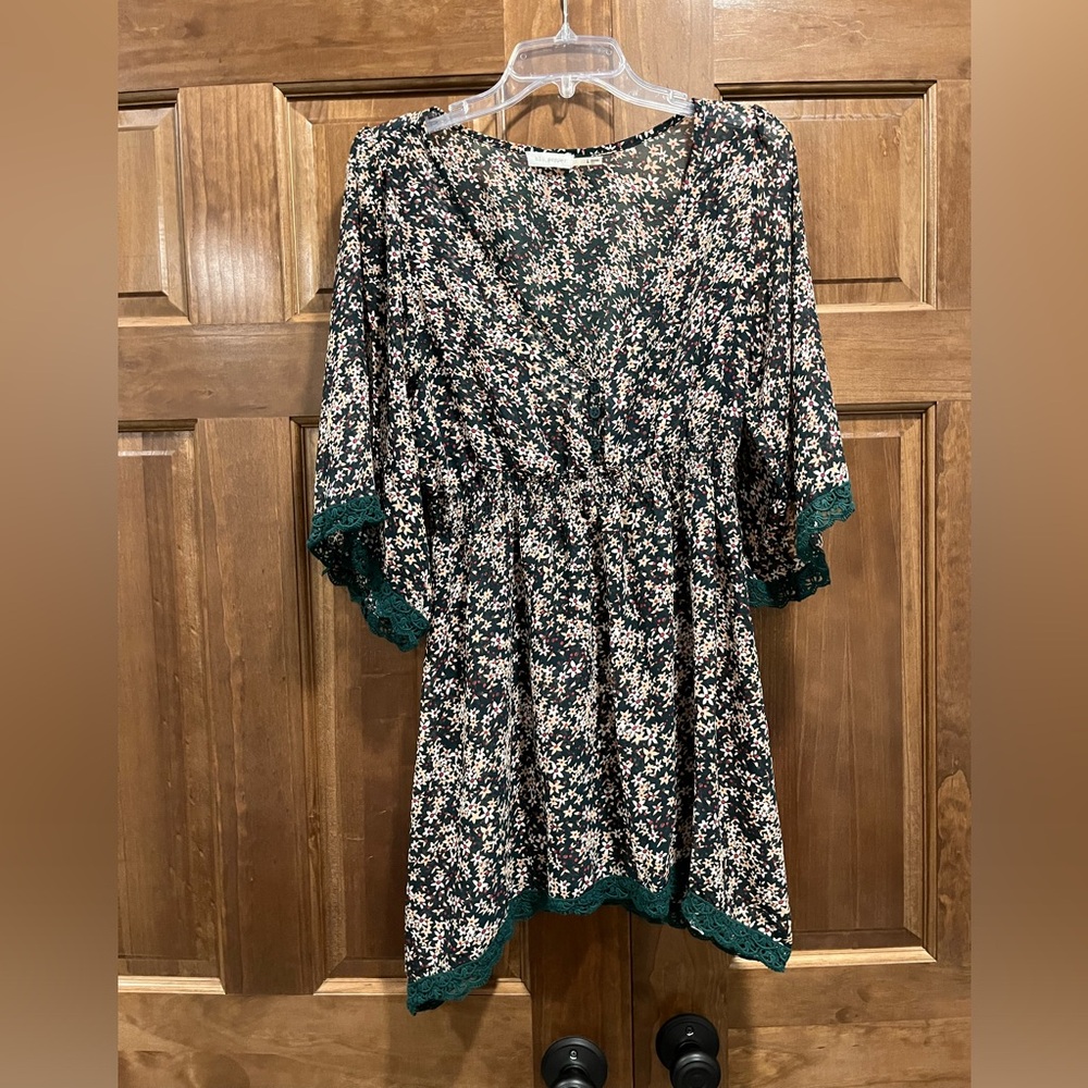 Blu Pepper Women's Floral Green Sheer Dress with Lace Detail Sleeves, Size Large
